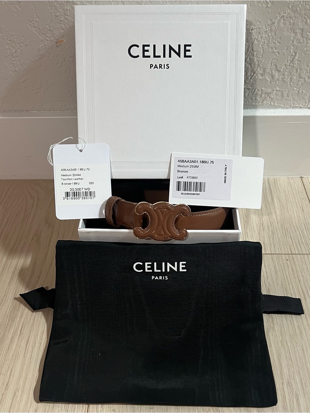 Authentic MEDIUM CUIR TRIOMPHE BELT IN TAURILLON! Brand NEW Condition!